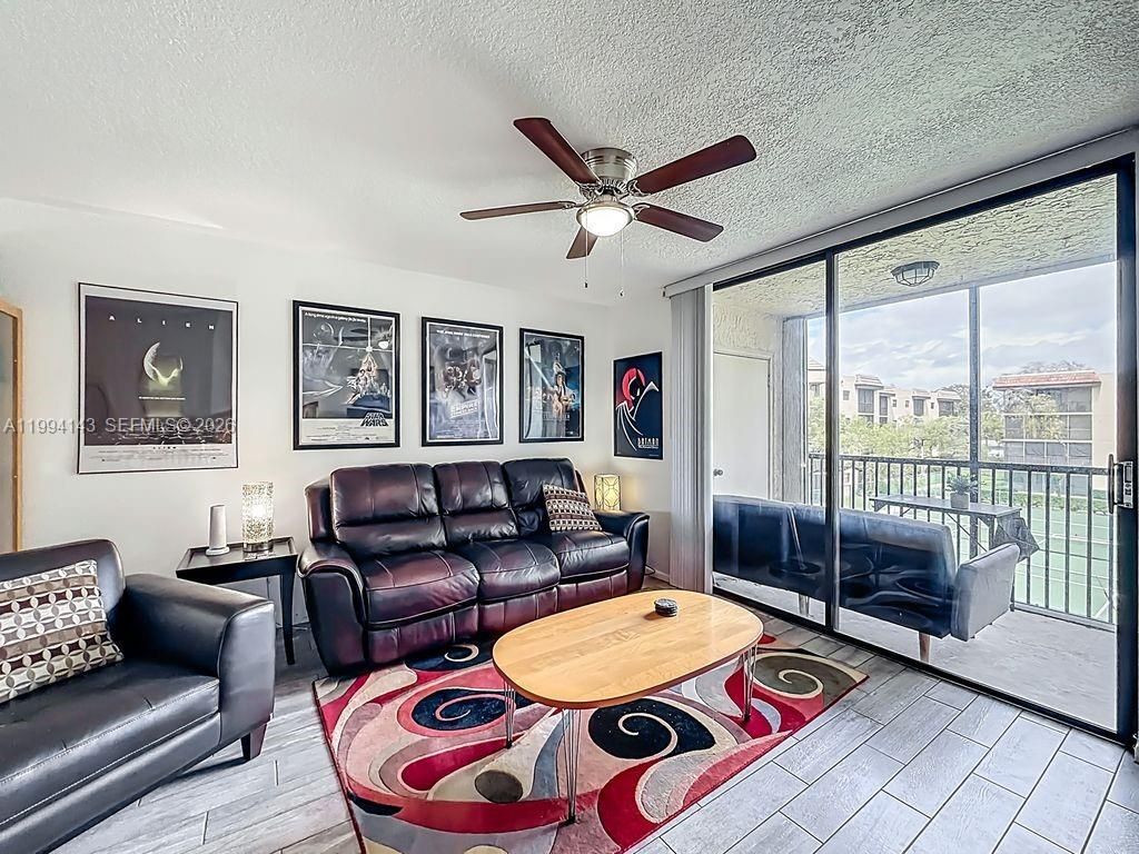10401 W Broward Blvd , Unit 302, Plantation, FL 33324 Photo