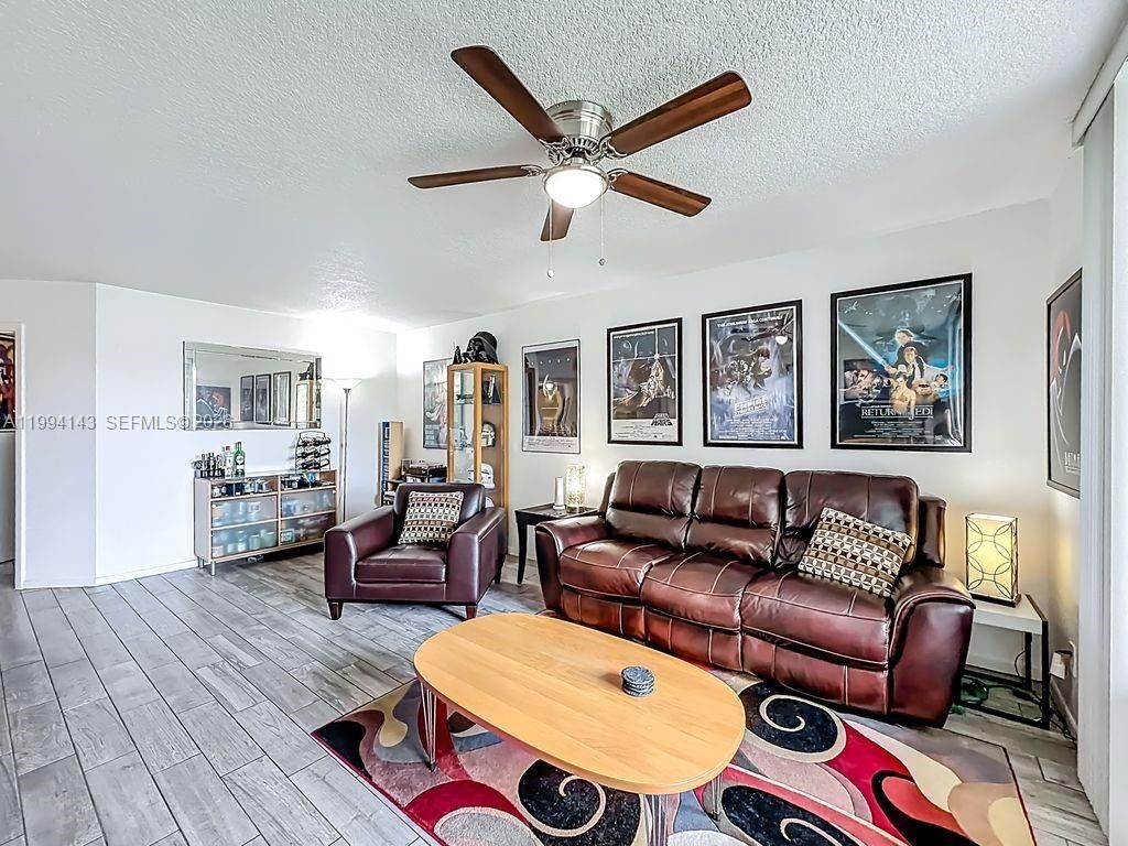 10401 W Broward Blvd , Unit 302, Plantation, FL 33324 Photo