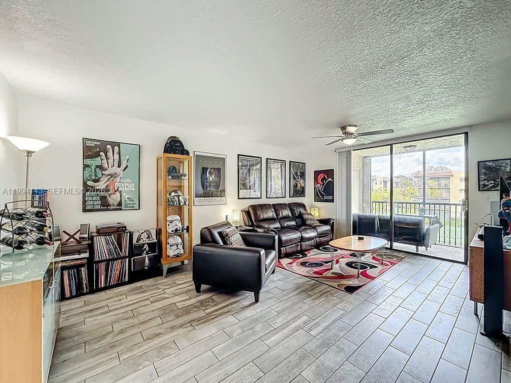 10401 W Broward Blvd , Unit 302, Plantation, FL 33324 Photo