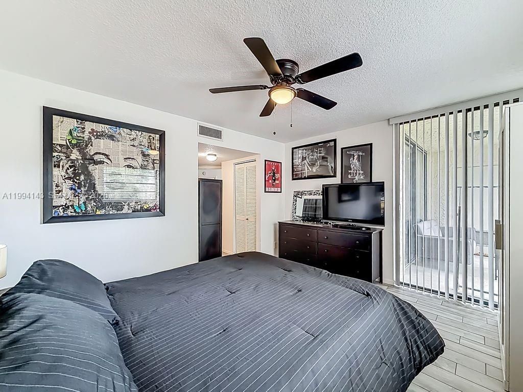 10401 W Broward Blvd , Unit 302, Plantation, FL 33324 Photo