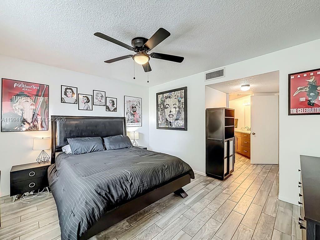 10401 W Broward Blvd , Unit 302, Plantation, FL 33324 Photo