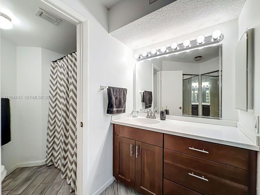 10401 W Broward Blvd , Unit 302, Plantation, FL 33324 Photo