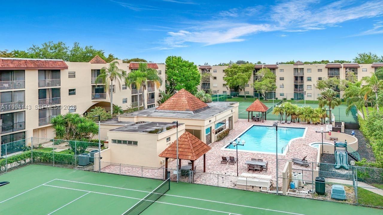 10401 W Broward Blvd , Unit 302, Plantation, FL 33324 Photo