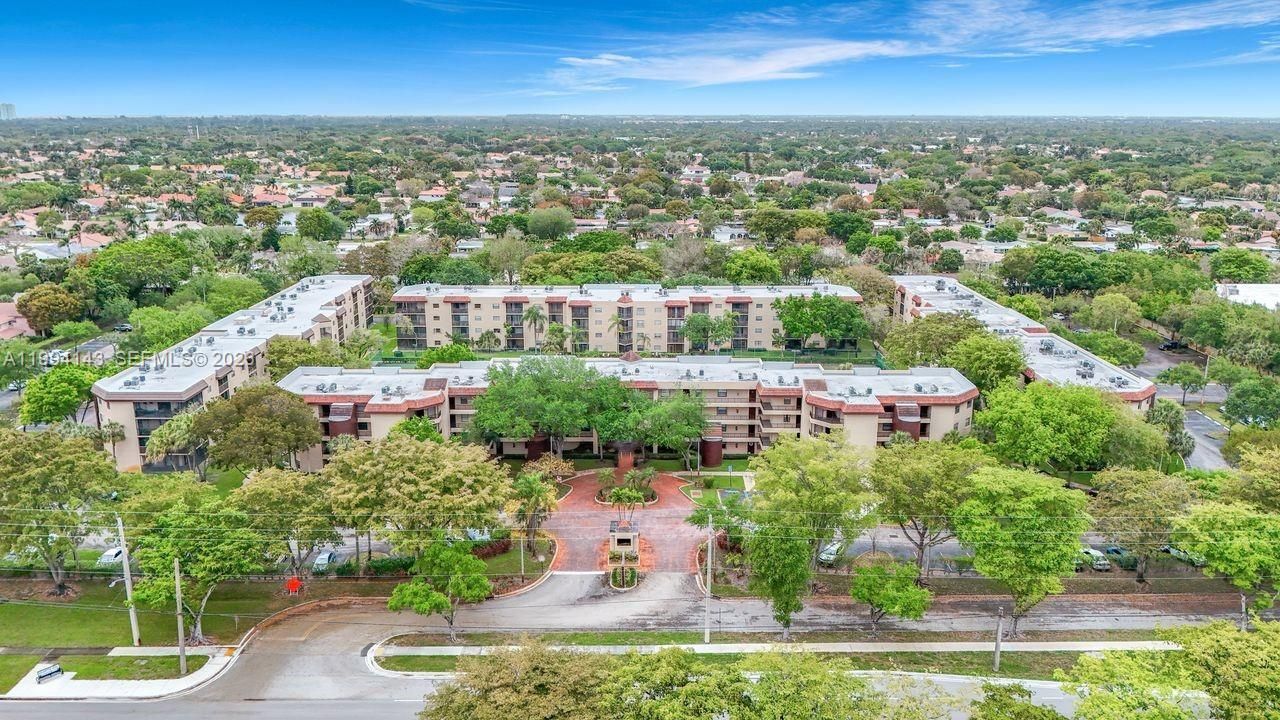 10401 W Broward Blvd , Unit 302, Plantation, FL 33324 Photo