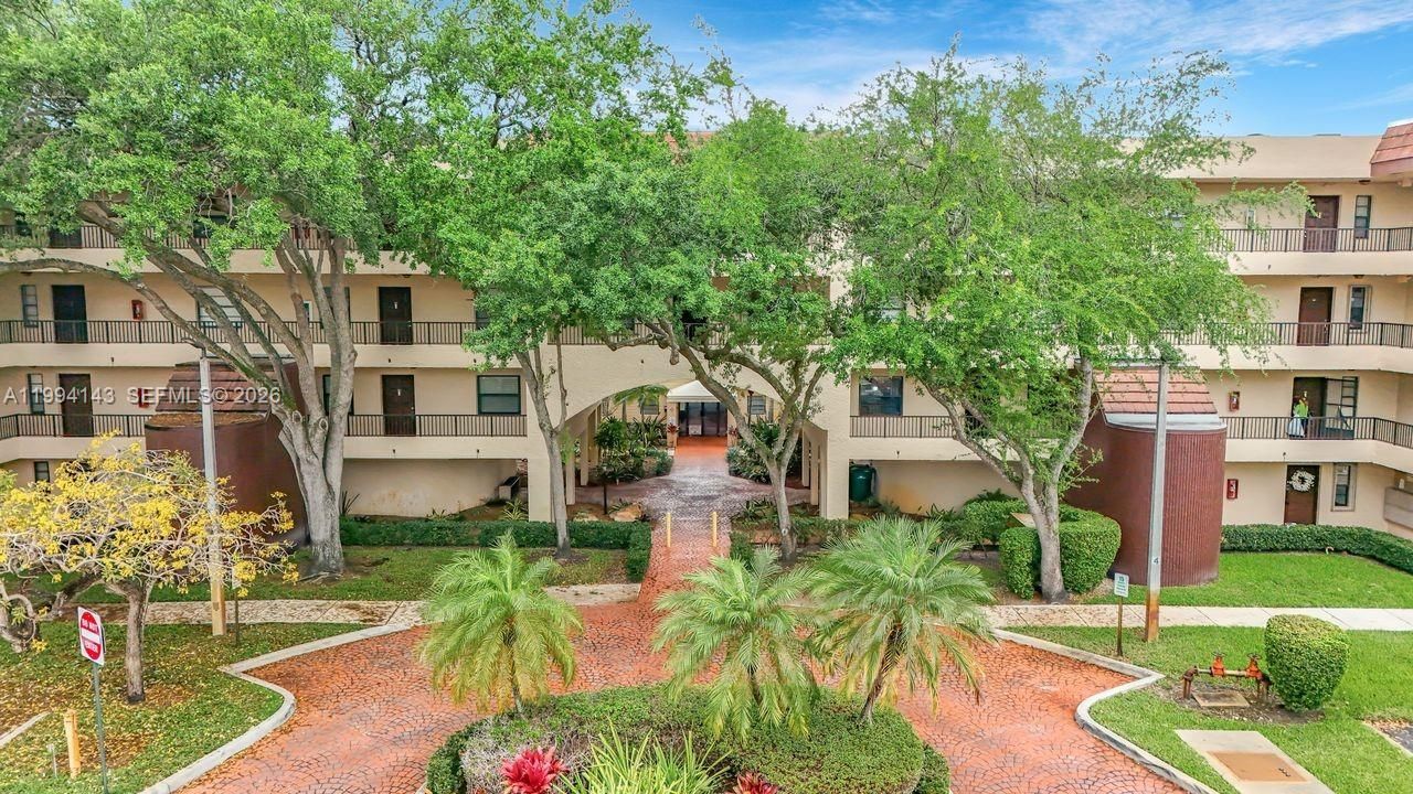 10401 W Broward Blvd , Unit 302, Plantation, FL 33324 Photo