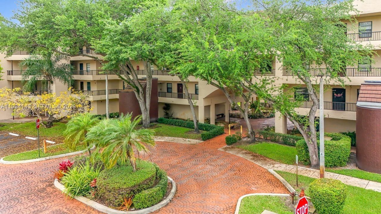 10401 W Broward Blvd , Unit 302, Plantation, FL 33324 Photo