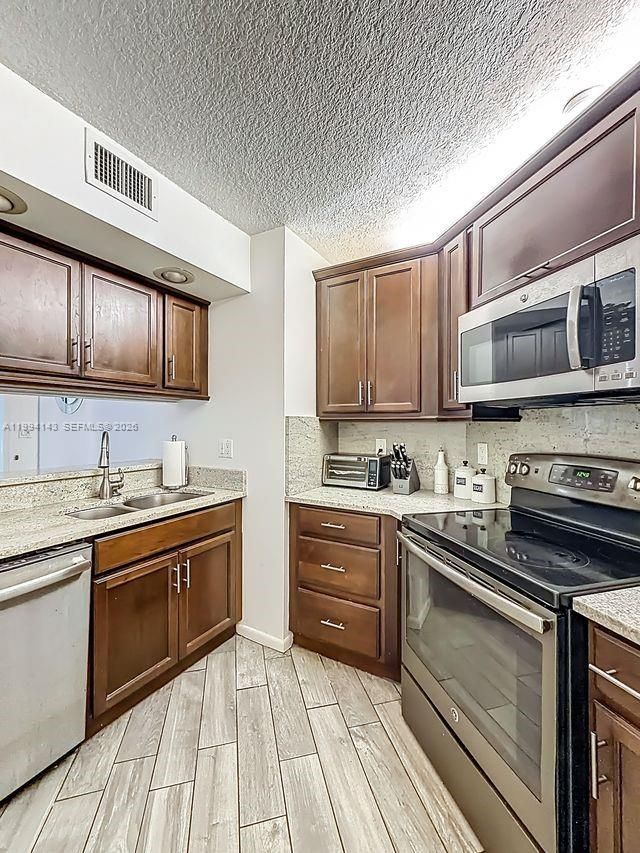 10401 W Broward Blvd , Unit 302, Plantation, FL 33324 Photo