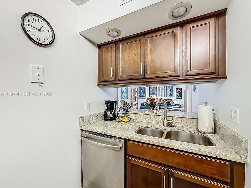 10401 W Broward Blvd , Unit 302, Plantation, FL 33324 Photo