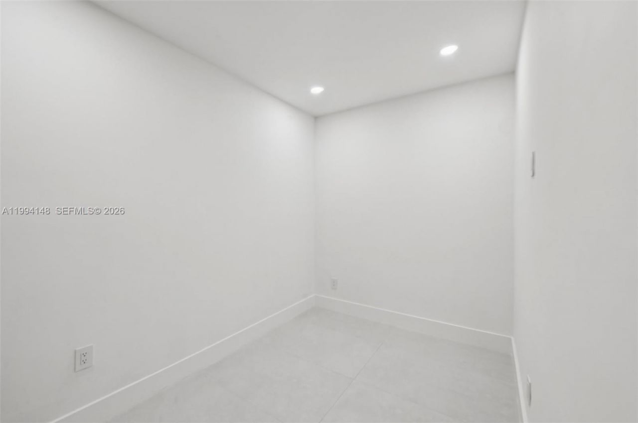 5152 SW 6th St , Miami, FL 33134 Photo