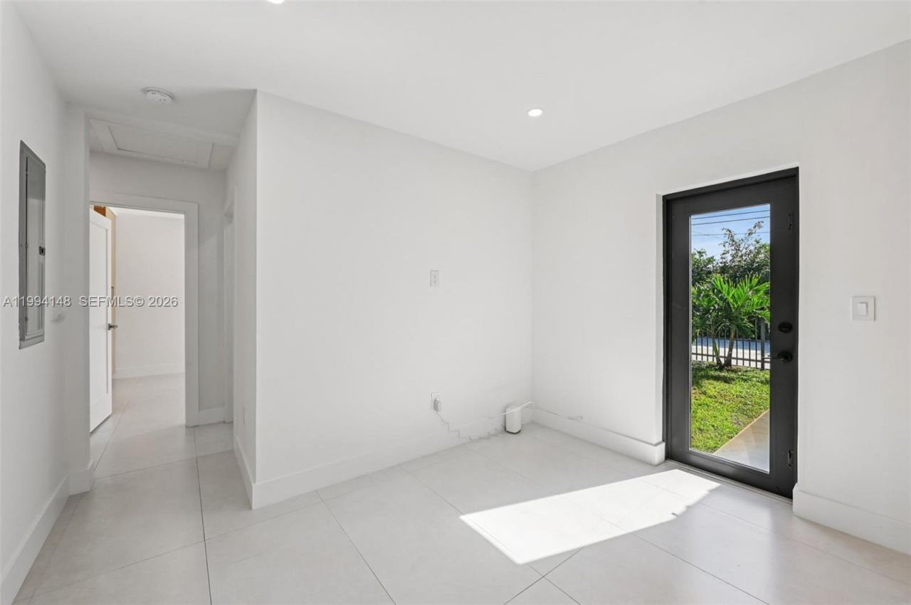 5152 SW 6th St , Miami, FL 33134 Photo