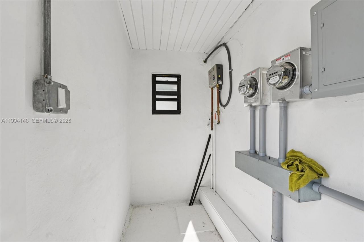 5152 SW 6th St , Miami, FL 33134 Photo