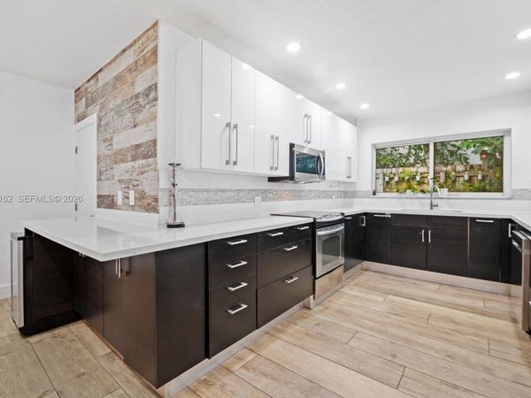 3551 E Glencoe St , Miami, FL 33133