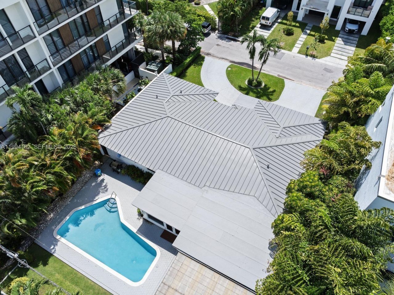 3551 E Glencoe St , Miami, FL 33133 Photo