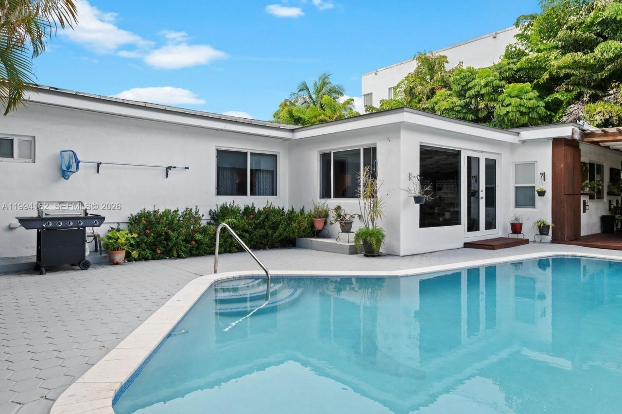 3551 E Glencoe St , Miami, FL 33133 Photo