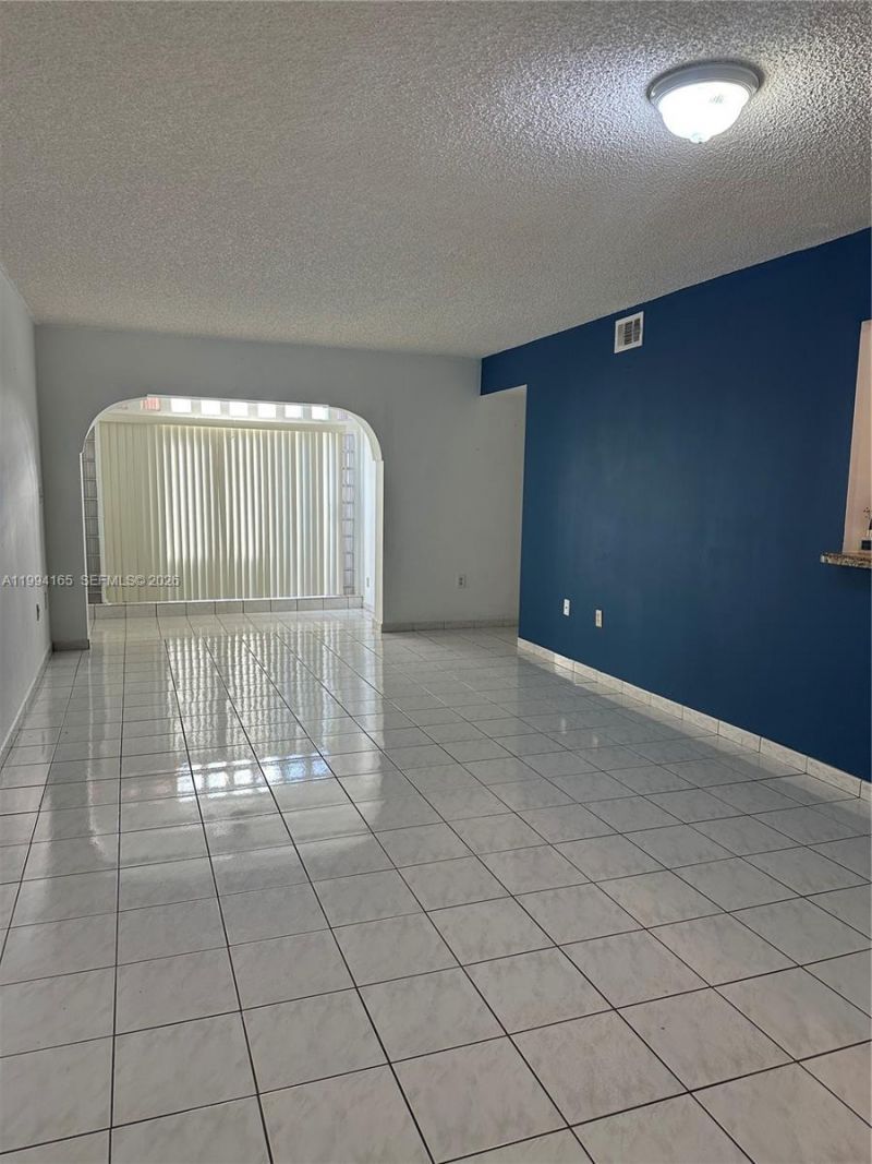 10245 NW 9th St Cir , Unit 111-9, Miami, FL 33172 Photo