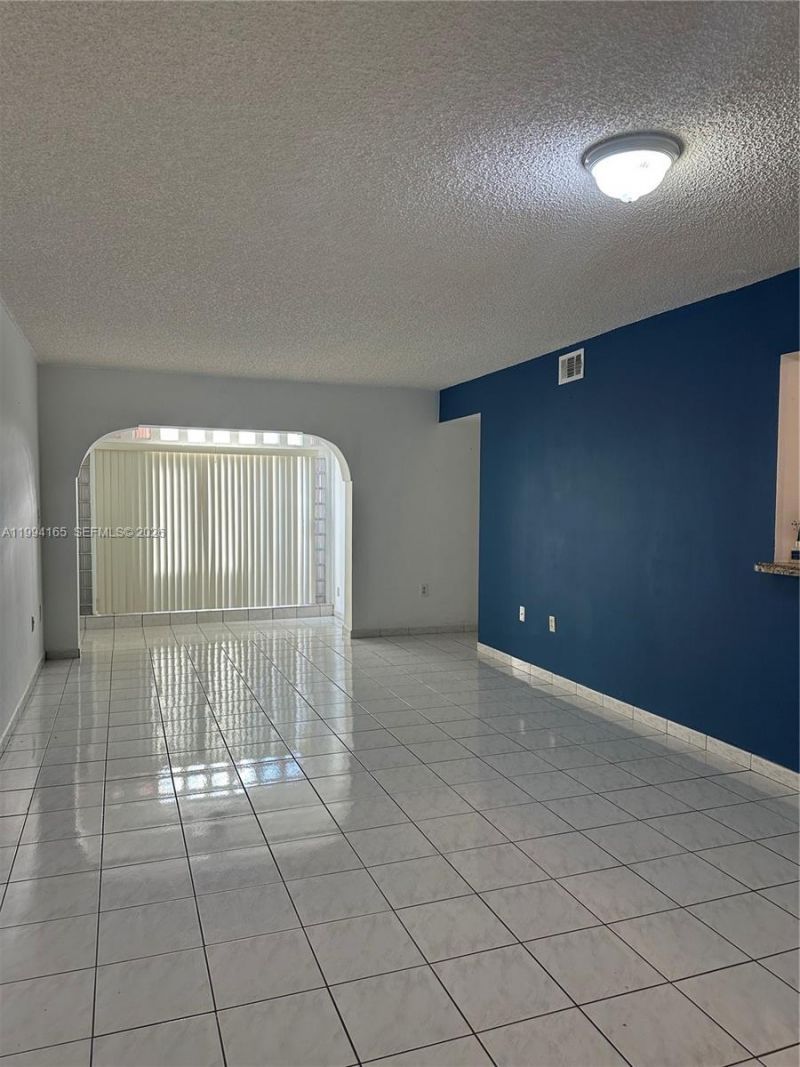 10245 NW 9th St Cir , Unit 111-9, Miami, FL 33172 Photo