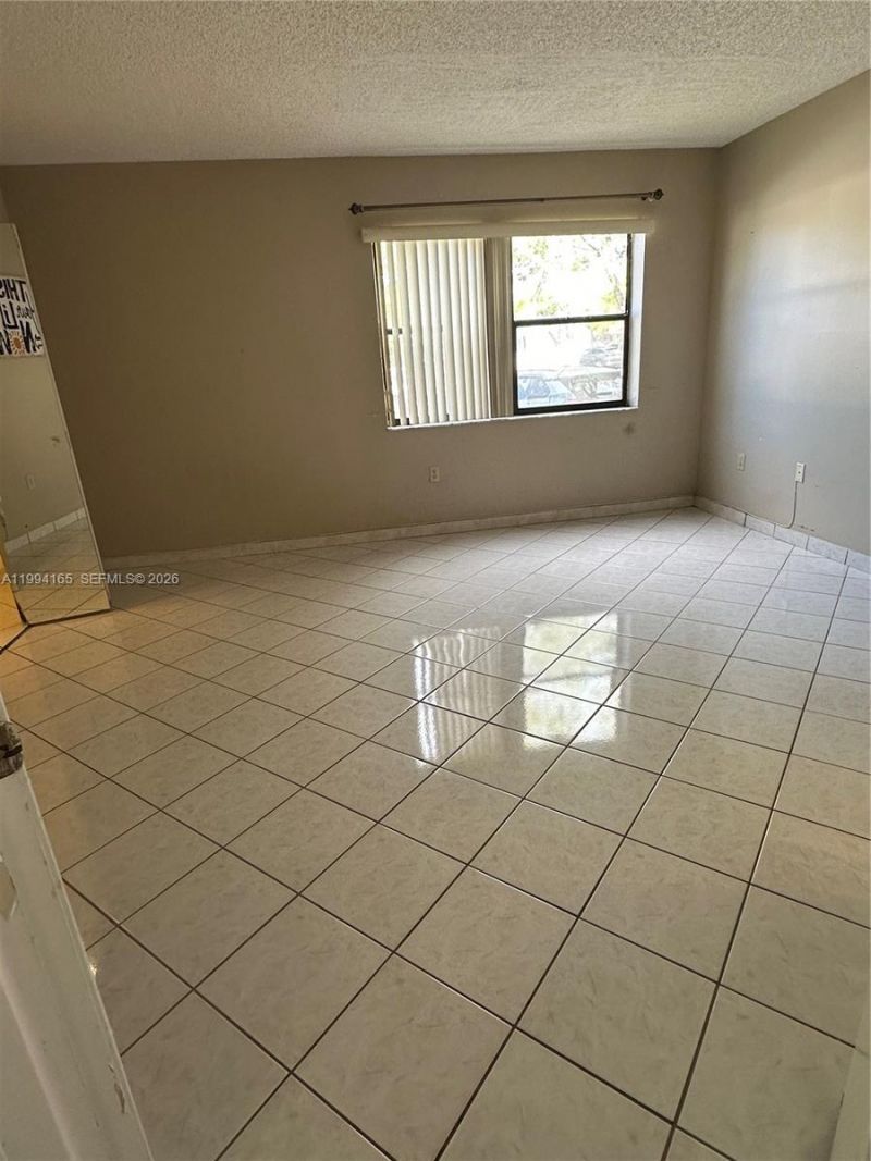 10245 NW 9th St Cir , Unit 111-9, Miami, FL 33172 Photo