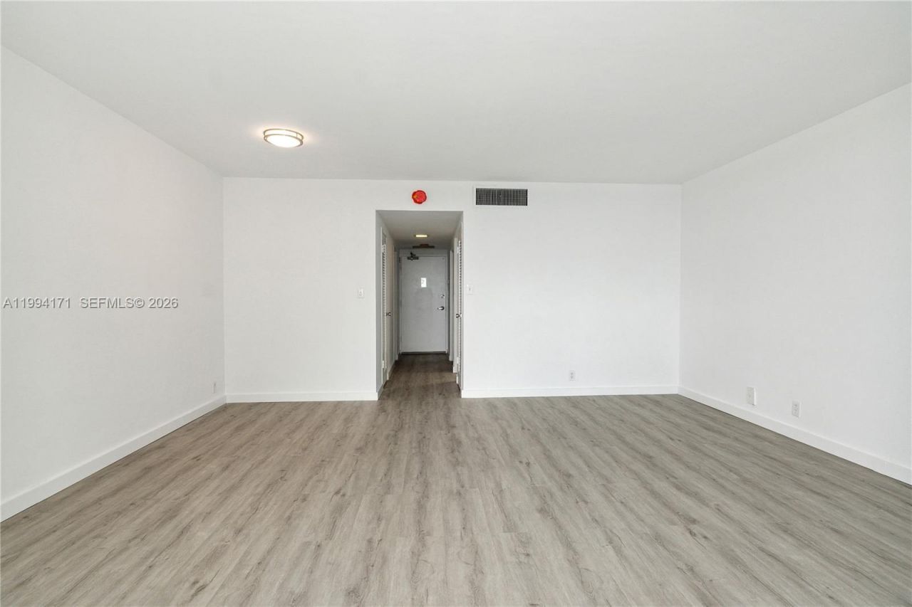1200 West Ave , Unit 528, Miami Beach, FL 33139 Photo