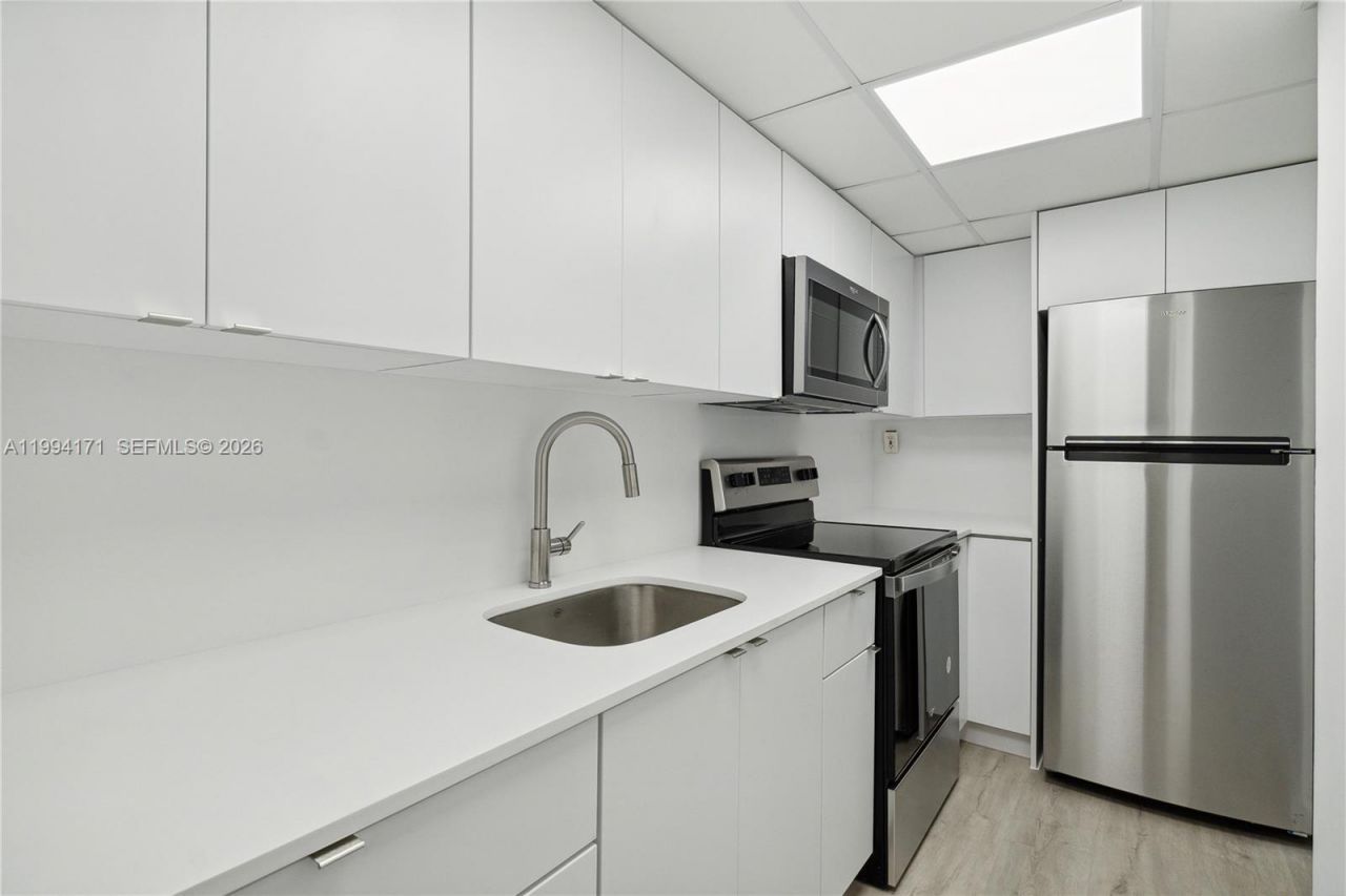 1200 West Ave , Unit 528, Miami Beach, FL 33139 Photo