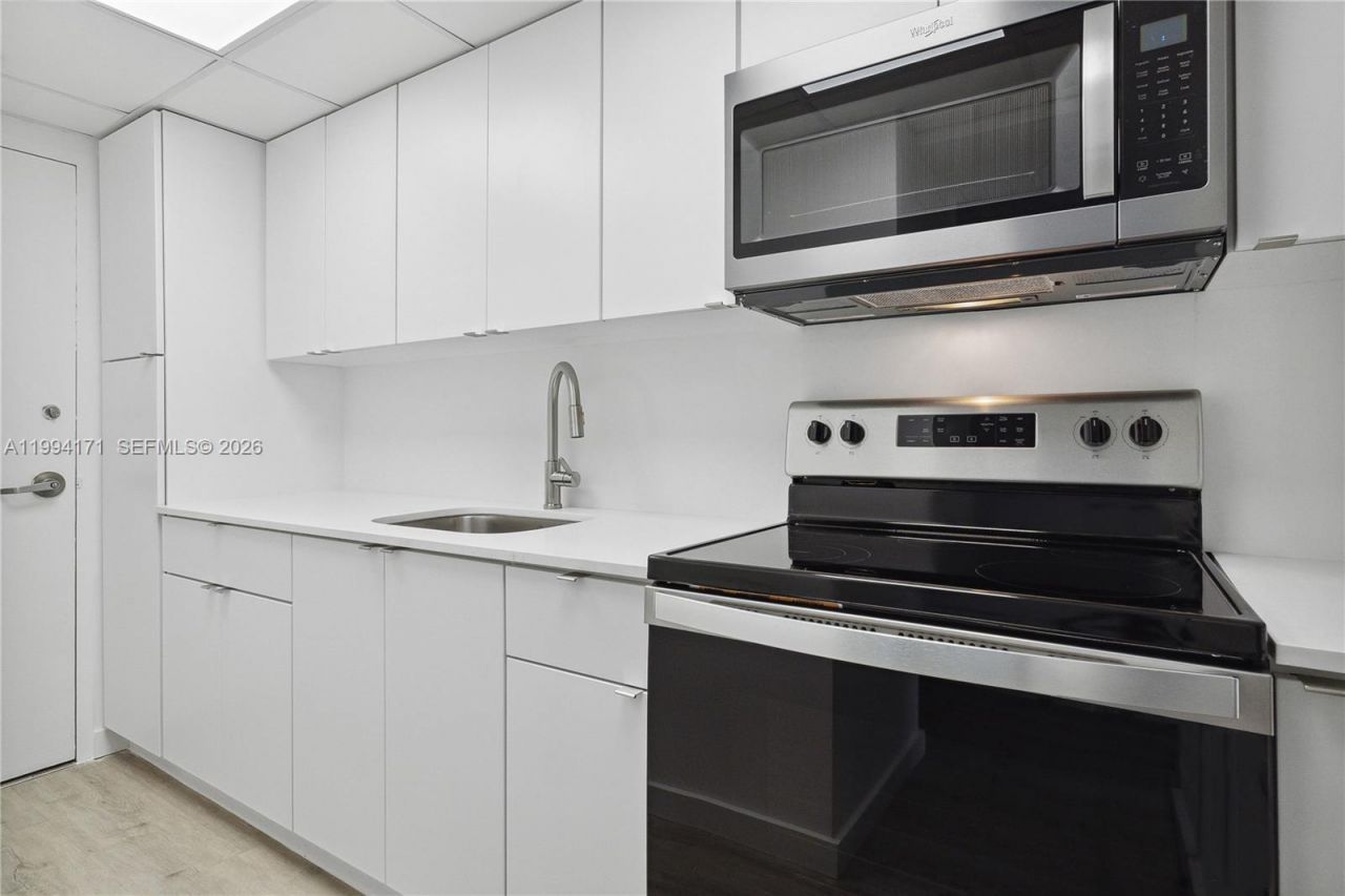 1200 West Ave , Unit 528, Miami Beach, FL 33139 Photo