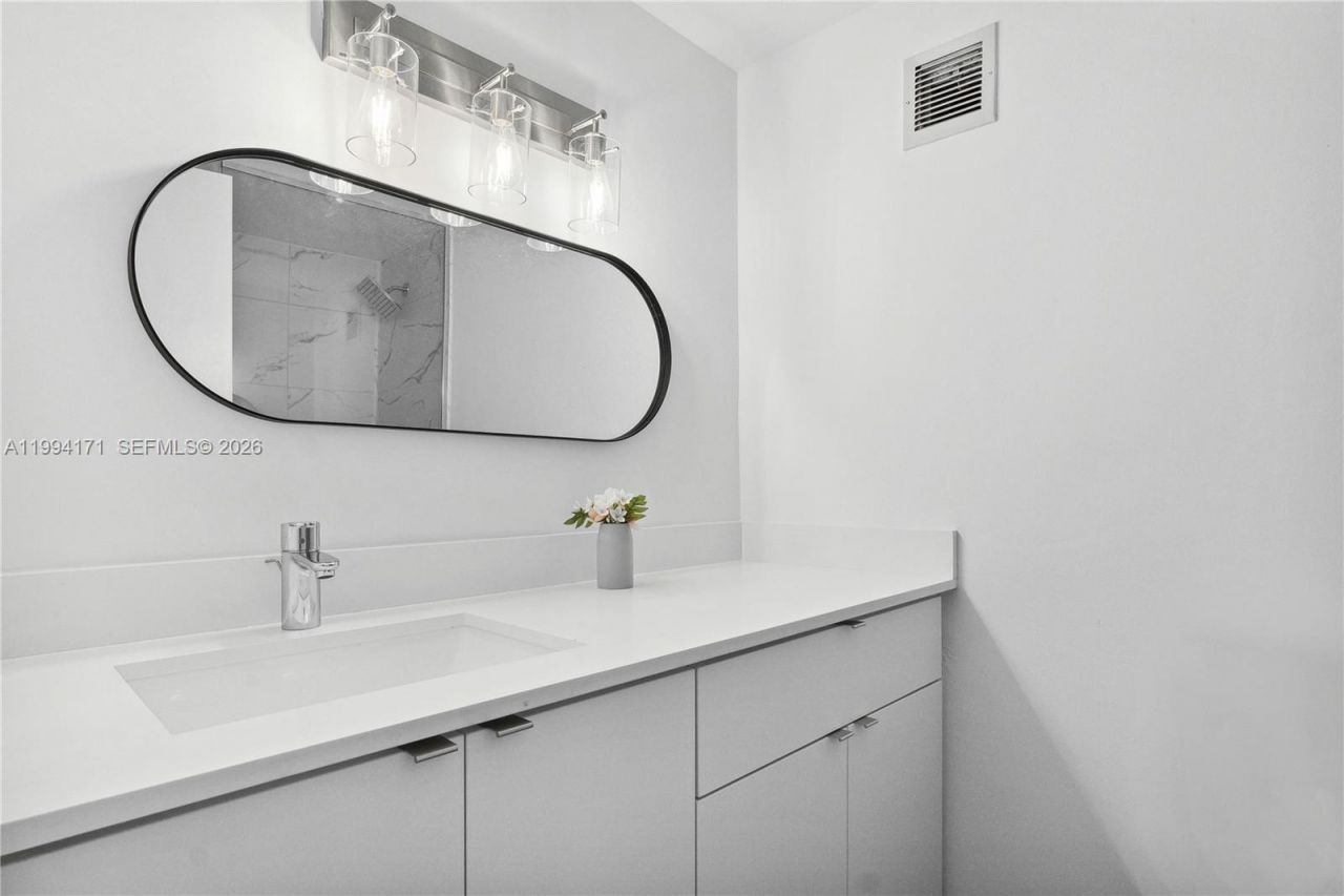 1200 West Ave , Unit 528, Miami Beach, FL 33139 Photo