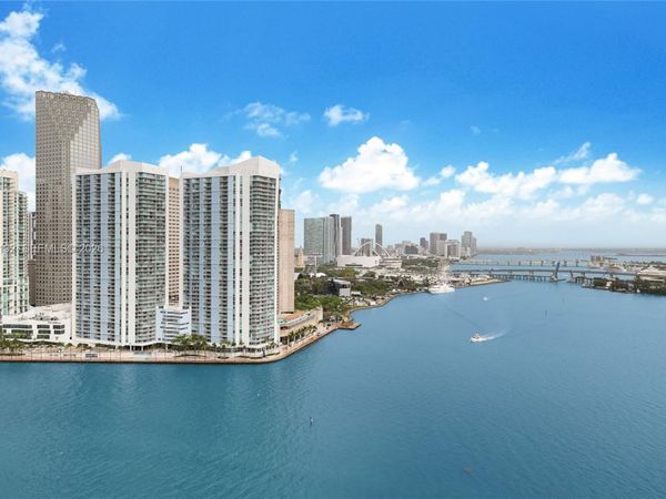 848 Brickell Key Dr, Unit 2702, Miami, FL 33131