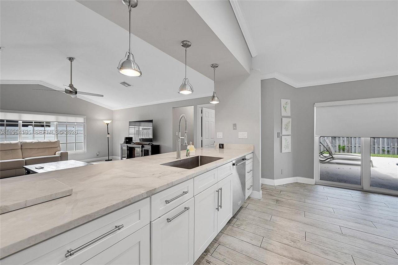 9841 SW 1st St , Unit 9841, Plantation, FL 33324 Photo