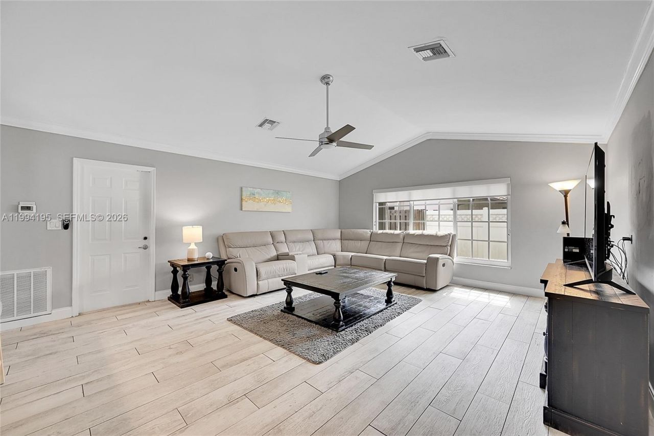 9841 SW 1st St , Unit 9841, Plantation, FL 33324 Photo