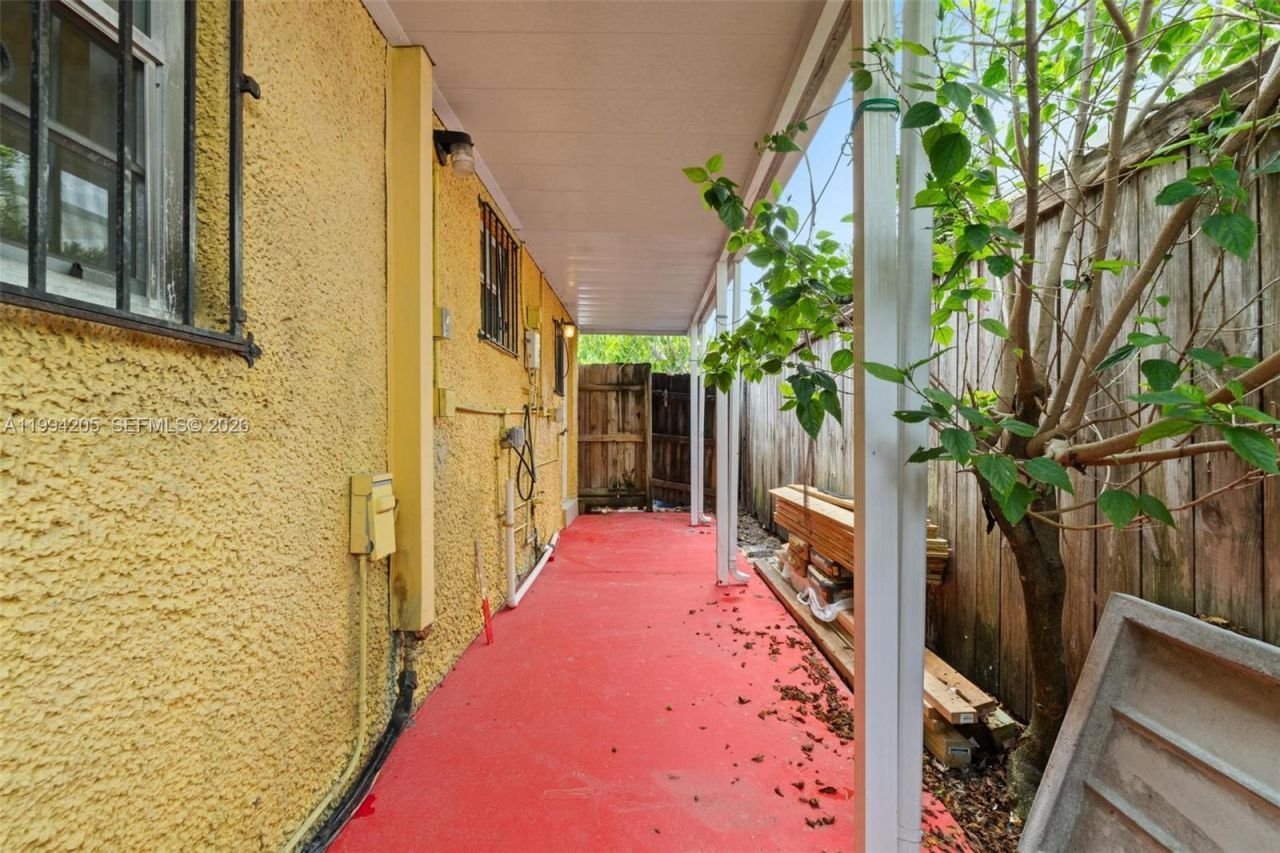 3147 Mcdonald St, Miami, FL 33133 Photo