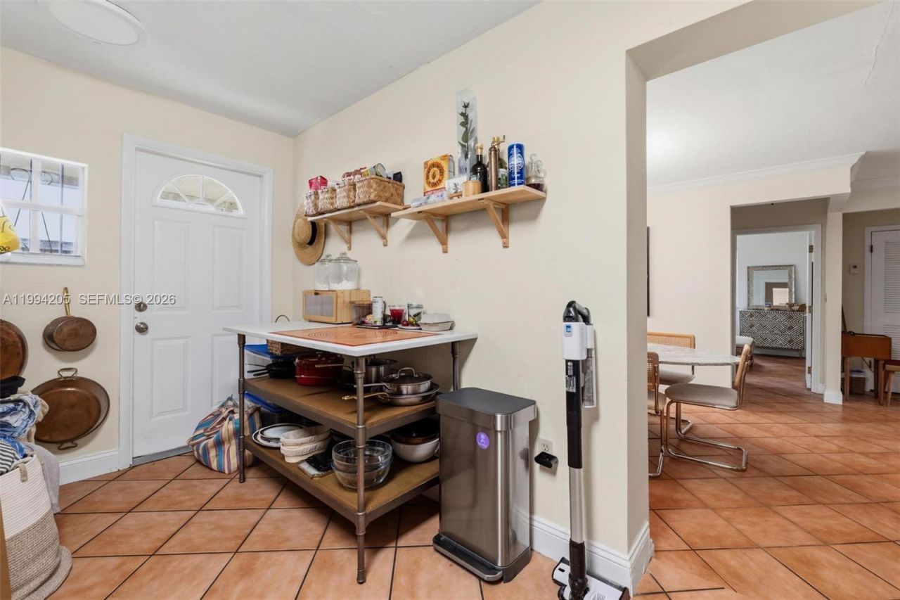 3147 Mcdonald St, Miami, FL 33133 Photo