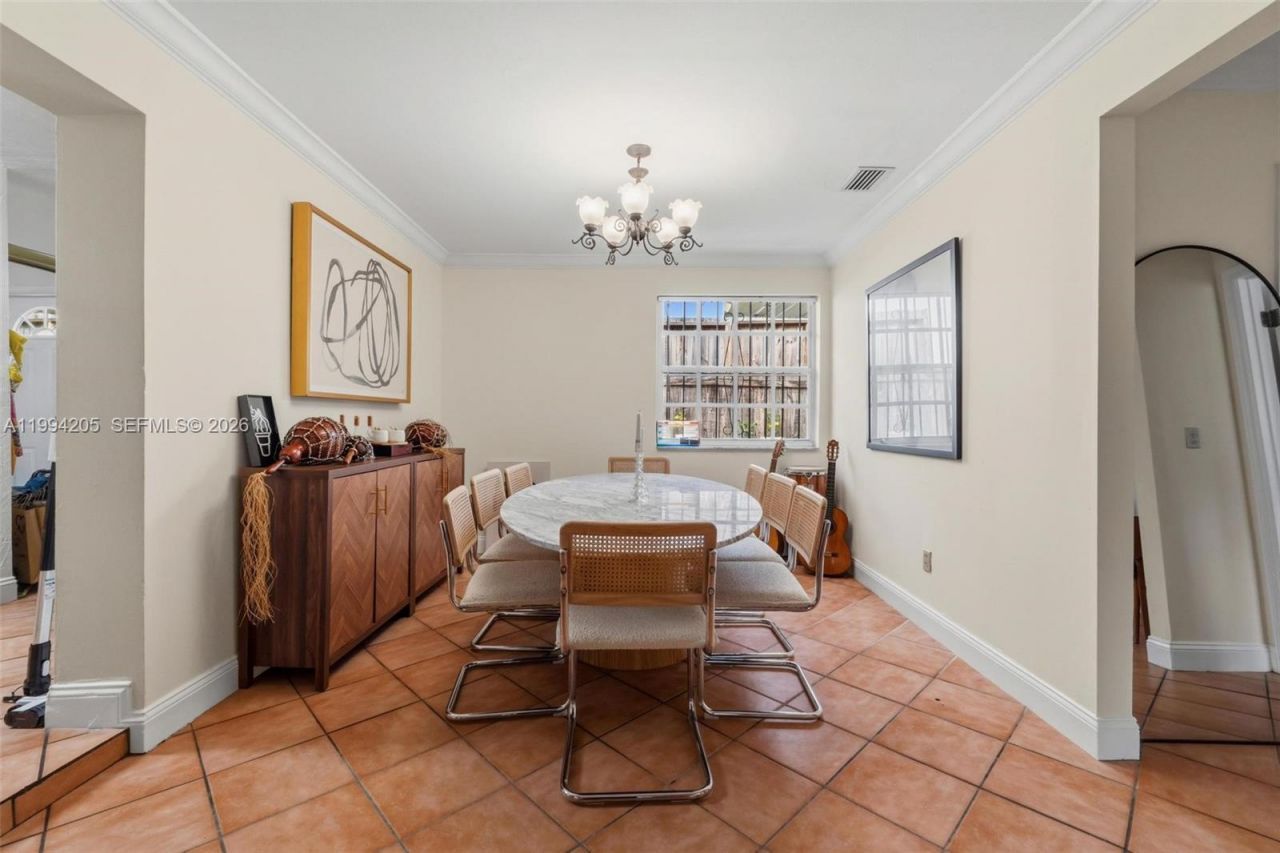 3147 Mcdonald St, Miami, FL 33133 Photo