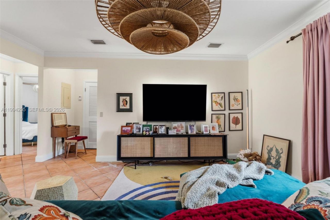 3147 Mcdonald St, Miami, FL 33133 Photo