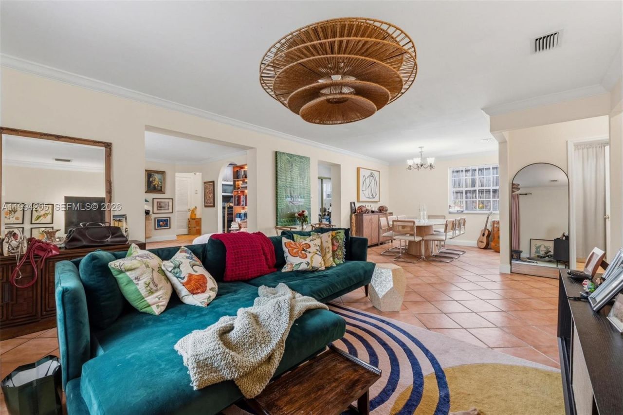 3147 Mcdonald St, Miami, FL 33133 Photo