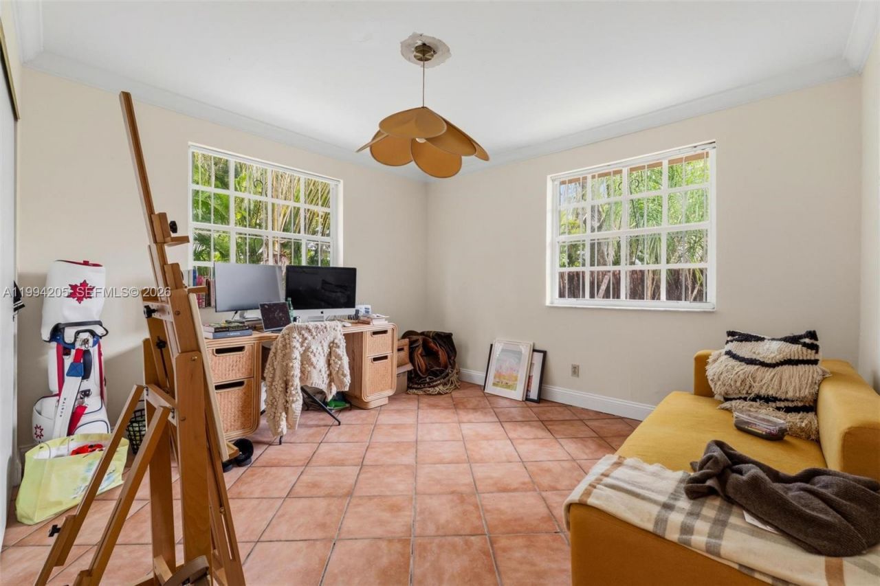 3147 Mcdonald St, Miami, FL 33133 Photo