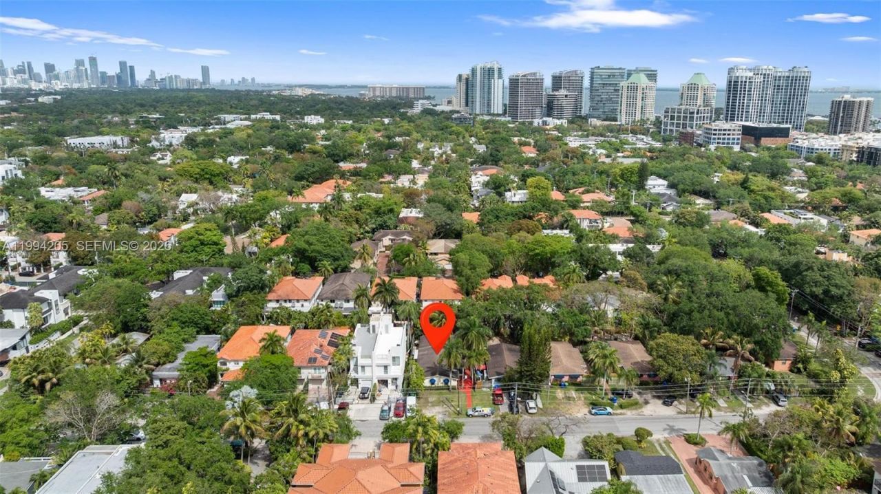 3147 Mcdonald St, Miami, FL 33133 Photo