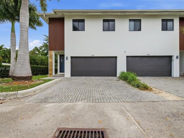 3242 SW 44th St , Dania Beach, FL 33312
