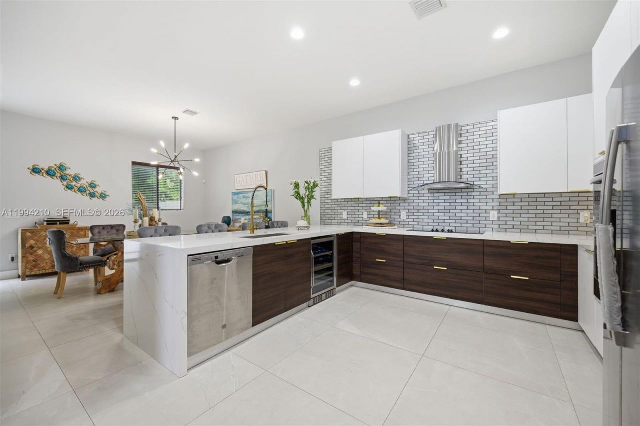 3242 SW 44th St , Dania Beach, FL 33312 Photo