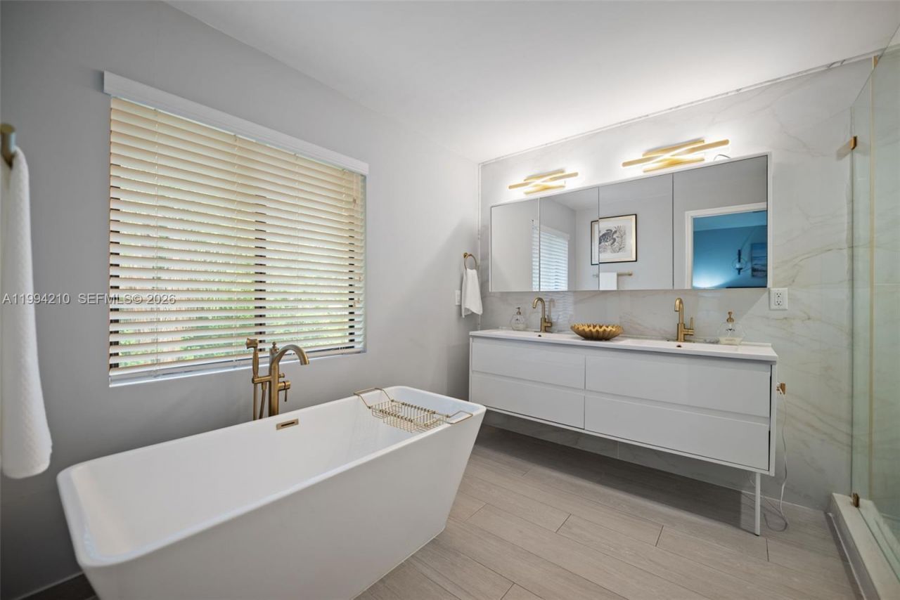 3242 SW 44th St , Dania Beach, FL 33312 Photo