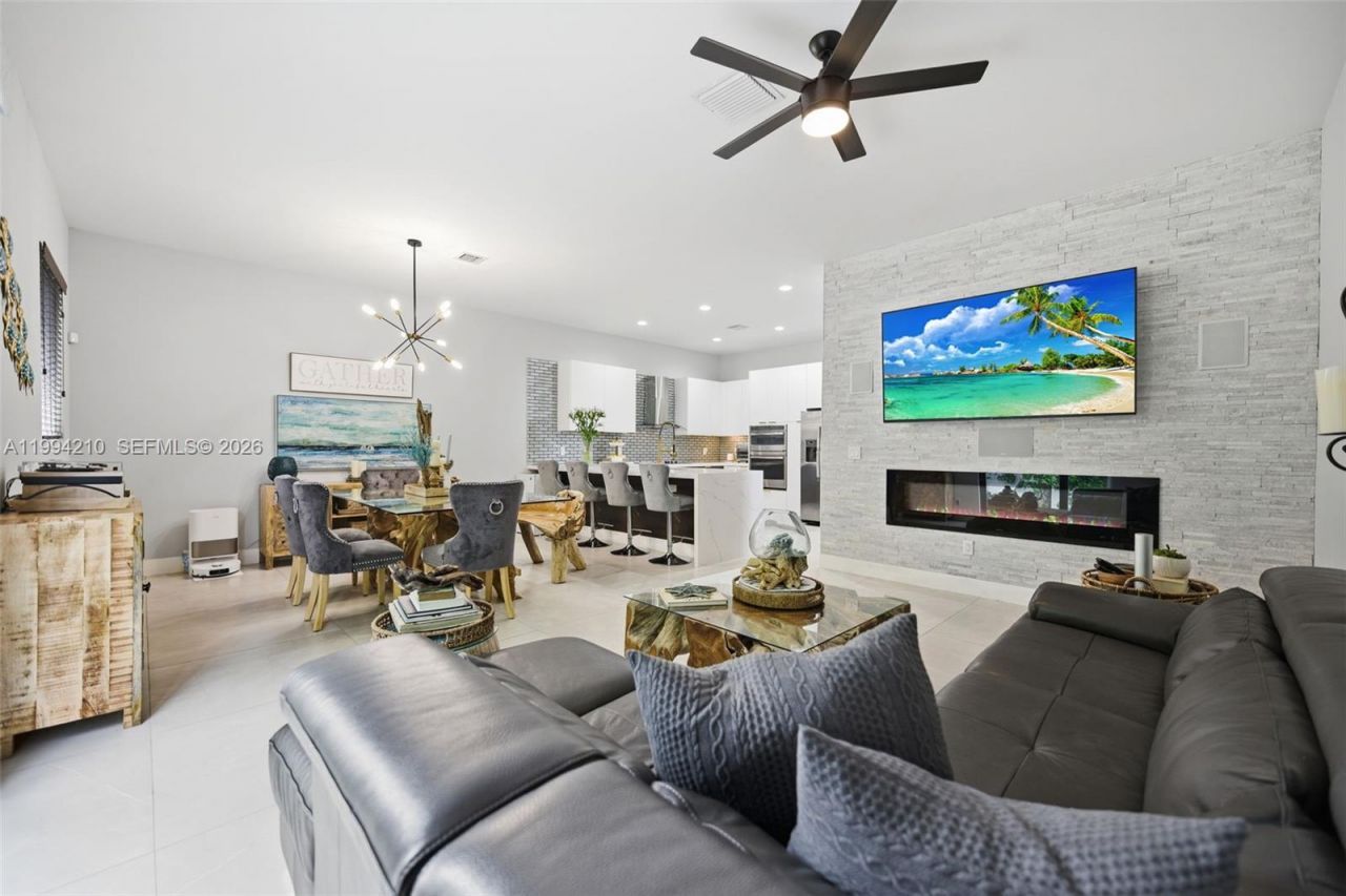 3242 SW 44th St , Dania Beach, FL 33312 Photo