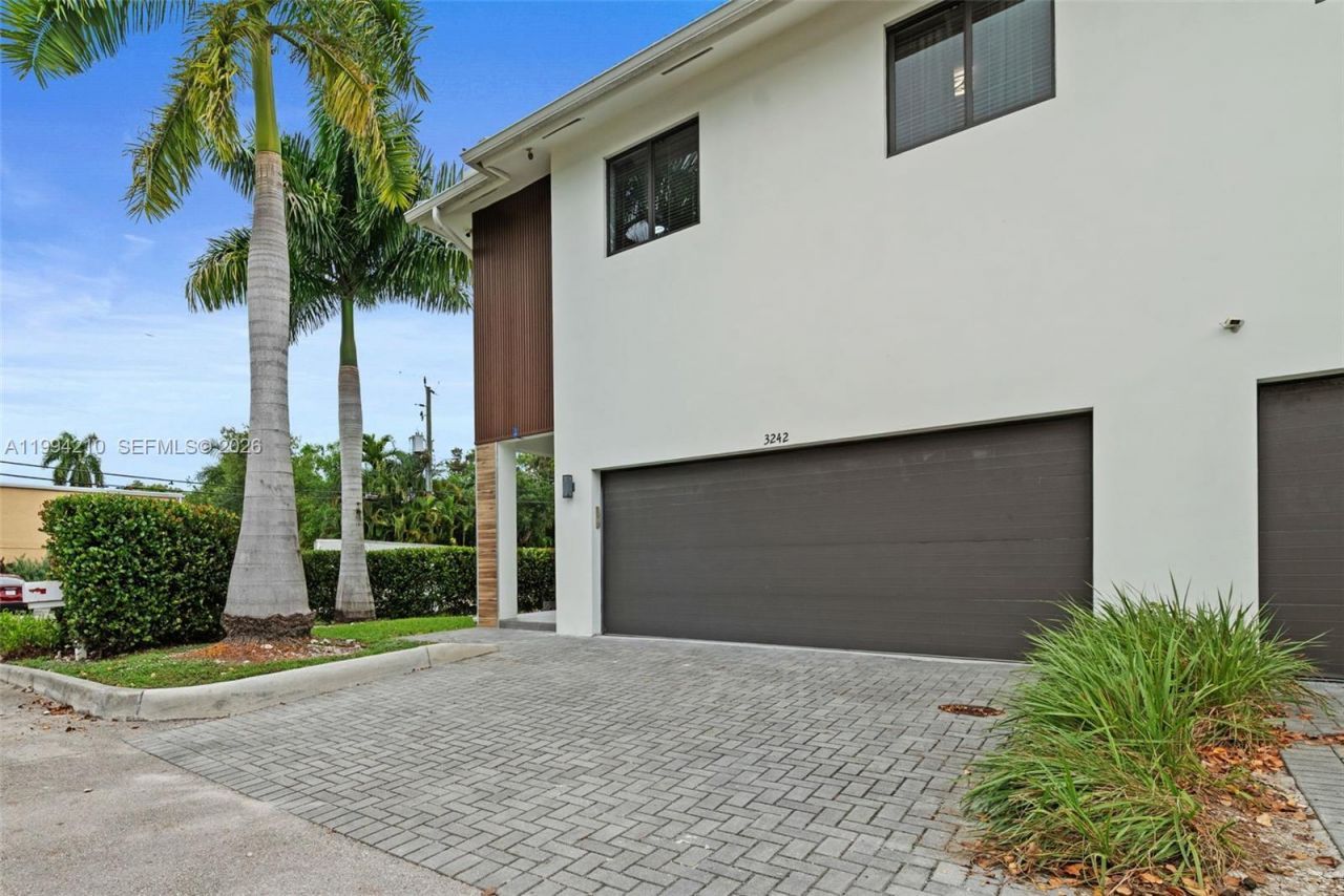 3242 SW 44th St, Dania Beach, FL 33312 Photo