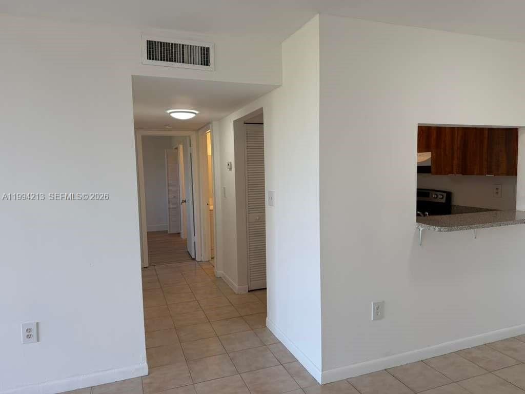 8185 NW 7th St , Unit 517, Miami, FL 33126 Photo