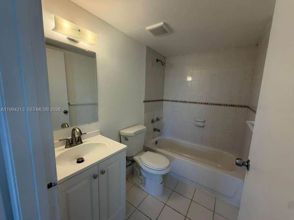 8185 NW 7th St , Unit 517, Miami, FL 33126 Photo