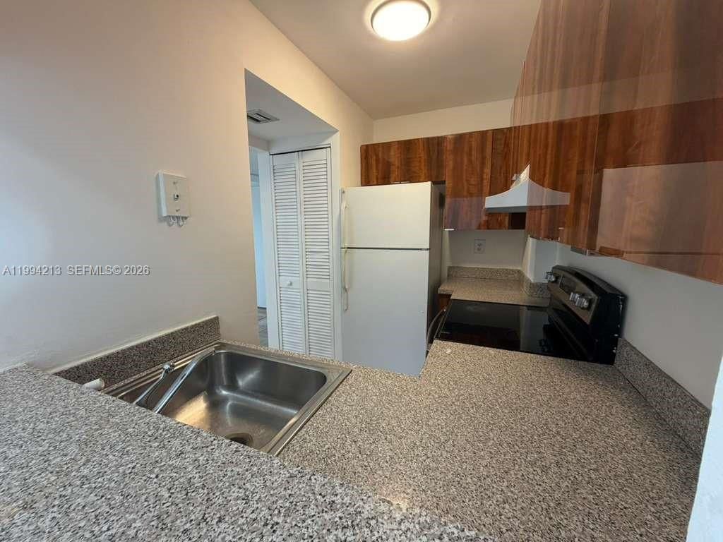 8185 NW 7th St , Unit 517, Miami, FL 33126 Photo
