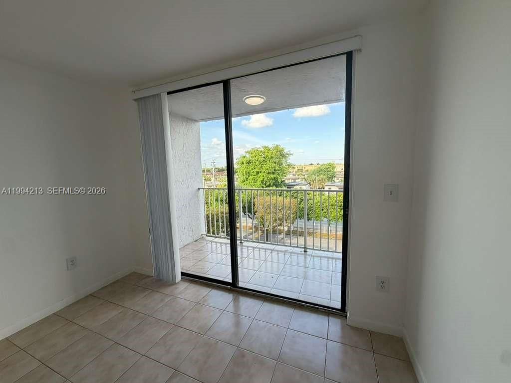 8185 NW 7th St , Unit 517, Miami, FL 33126 Photo