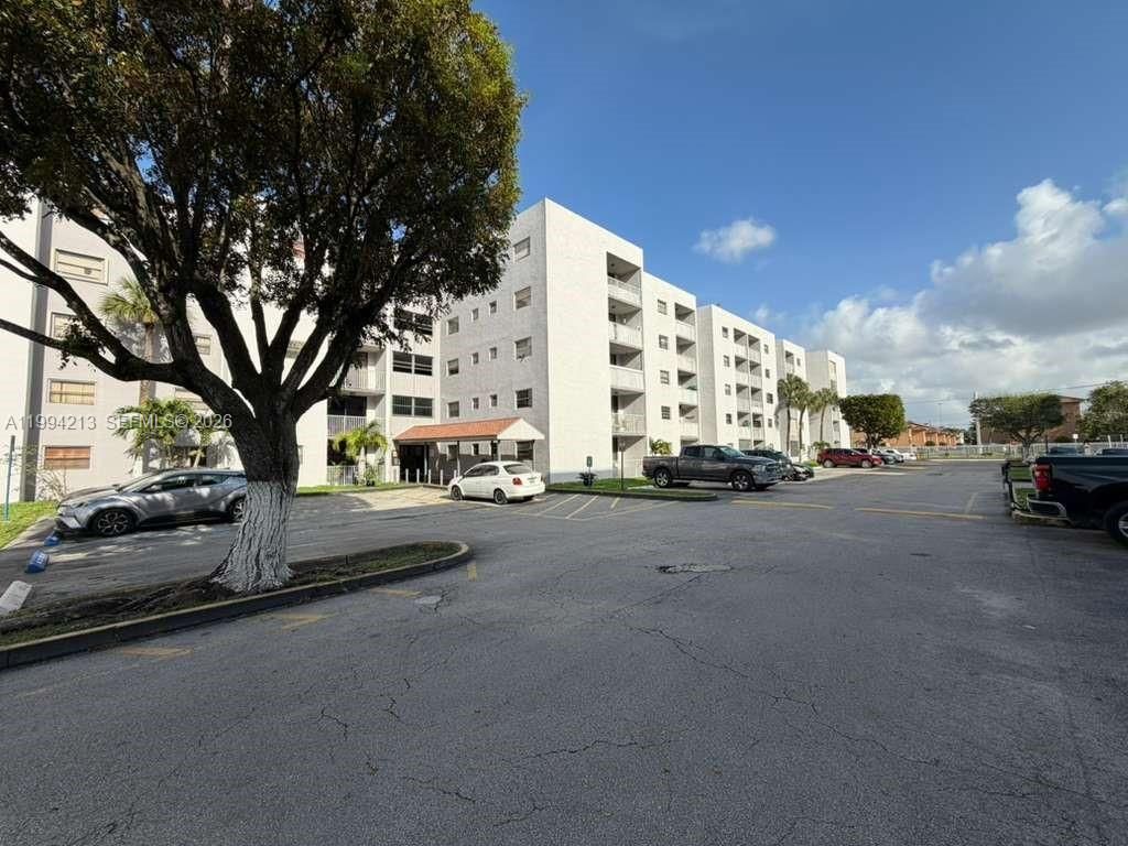 8185 NW 7th St , Unit 517, Miami, FL 33126 Photo