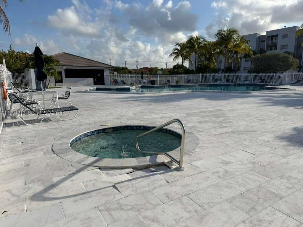 8185 NW 7th St , Unit 517, Miami, FL 33126 Photo