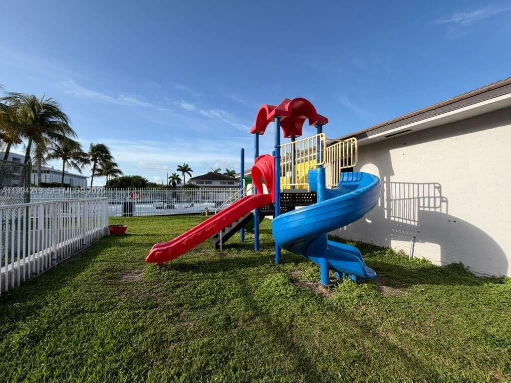 8185 NW 7th St , Unit 517, Miami, FL 33126 Photo