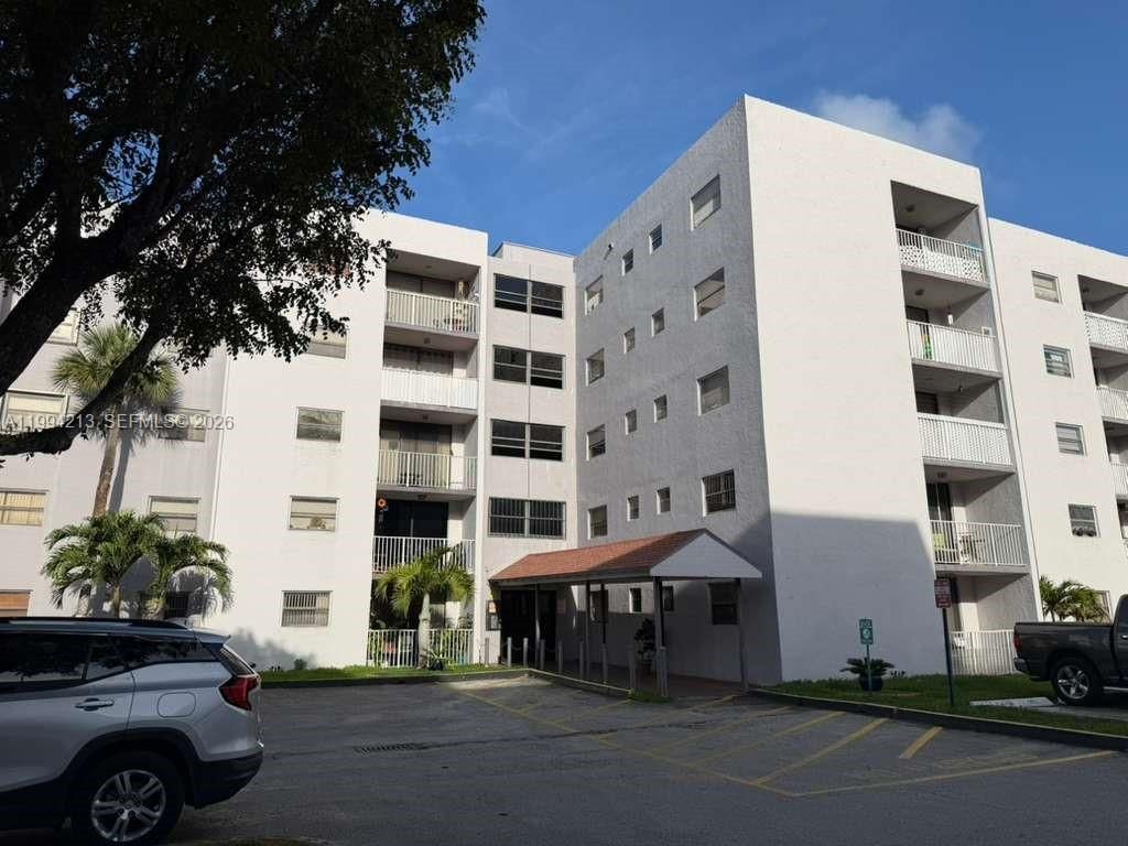 8185 NW 7th St , Unit 517, Miami, FL 33126 Photo