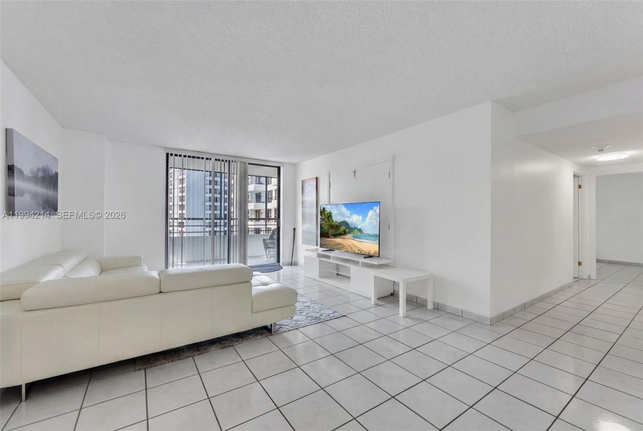 2500 Parkview Dr , Unit 1418, Hallandale Beach, FL 33009 Photo