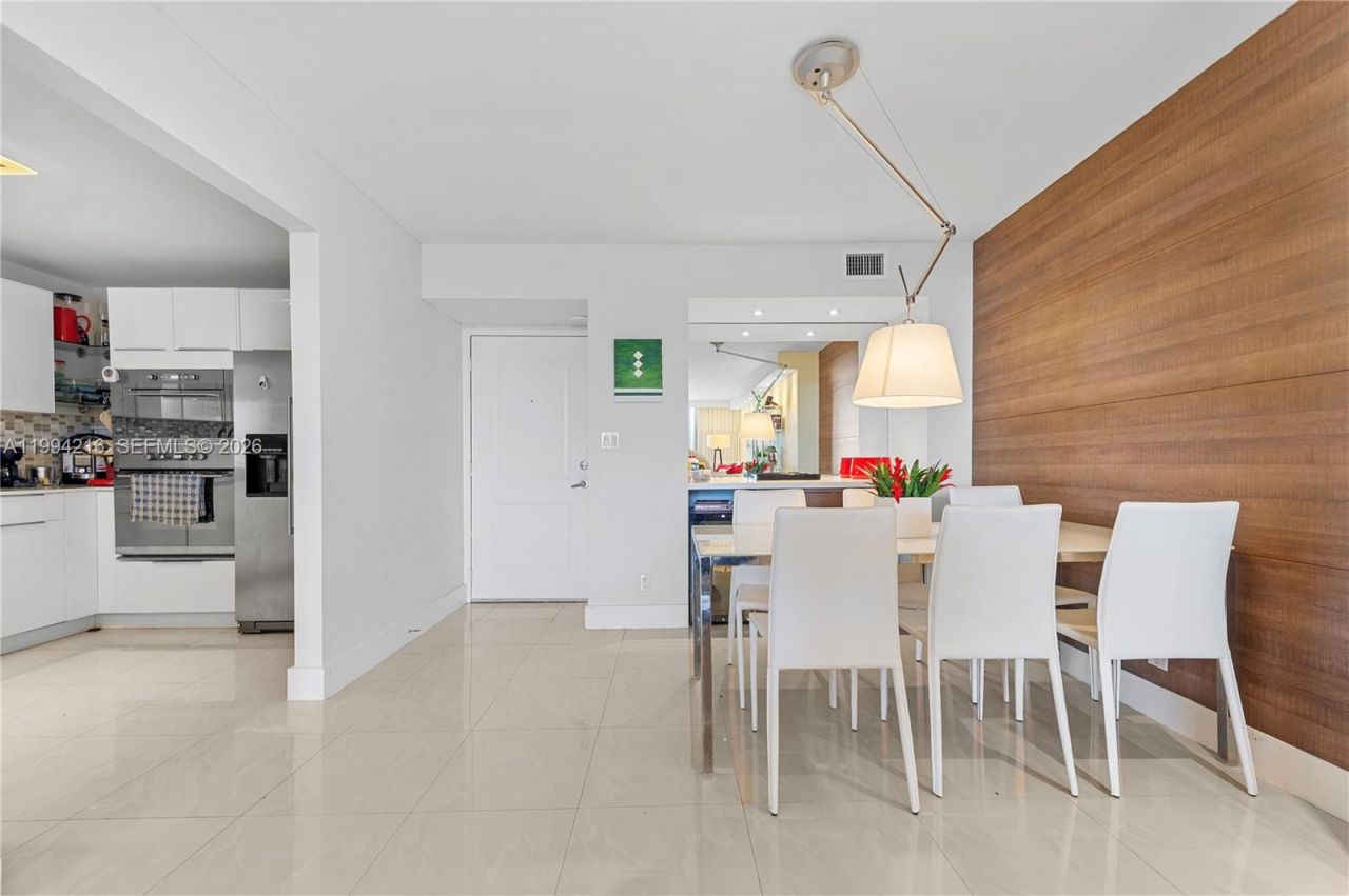 100 Bayview Dr , Unit 507, Sunny Isles Beach, FL 33160 Photo